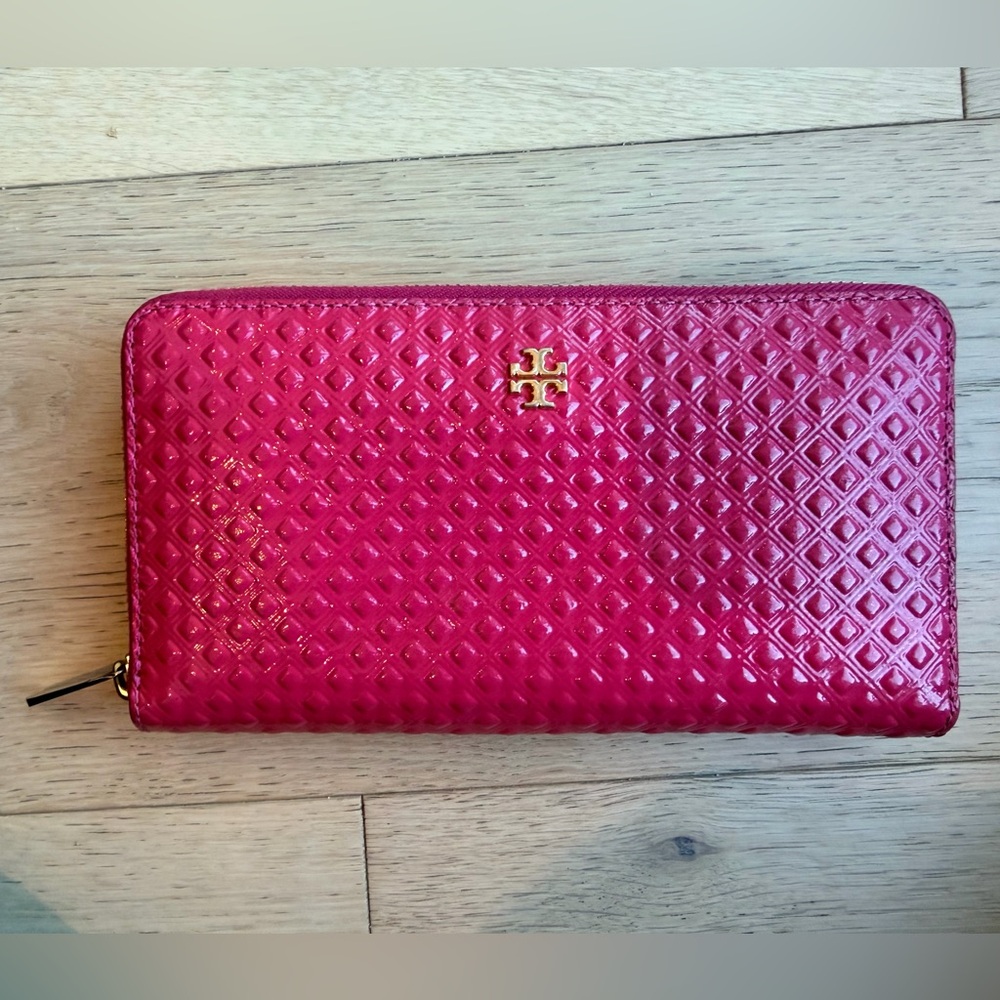 Tory Burch Pink Patent Quilted Wallet